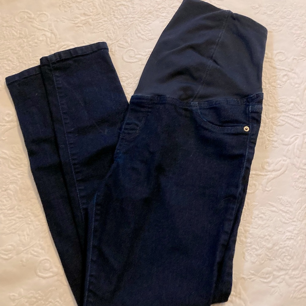 Isabel maternity jeans, dark denim wash, size 8. Skinny, very cute!